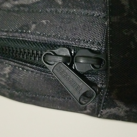 NEW! Herschel Nova Mid-Volume Zip Backpack NWT - Picture 9 of 12